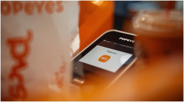 Using Apple Pay in the Popeyes App